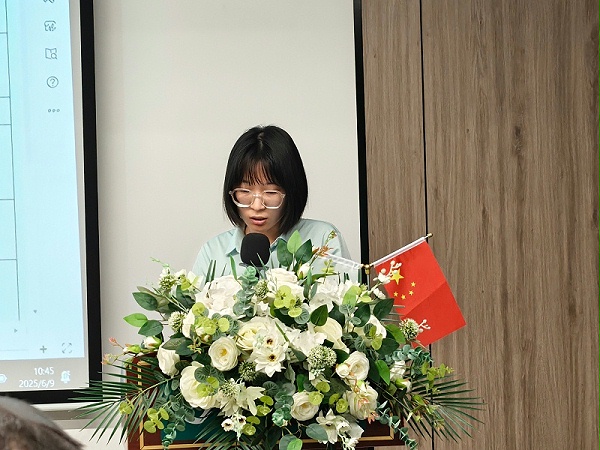 f48bb9a99f8501e2198dca06e4d9422